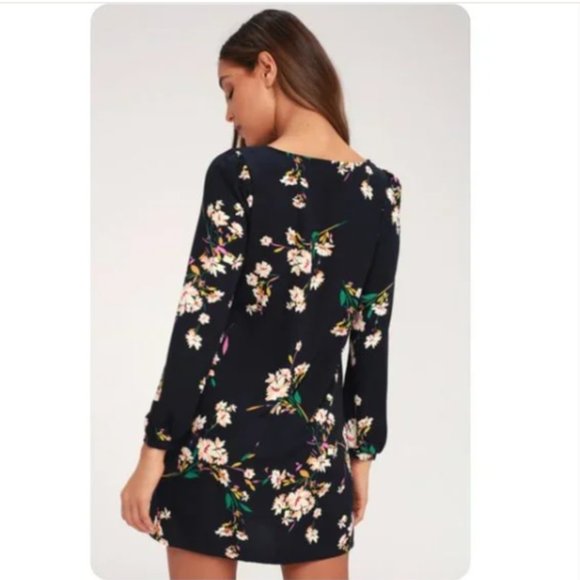 Lulu’s Herbaceous Navy Blue Floral Shift Dress - Picture 2 of 8